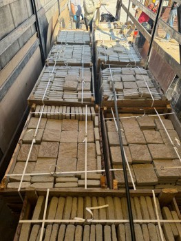 Целая "фура" гранитного отделочного кирпича - сам груз (без фуры) - Спортивный интернет магазин товары для бассейна